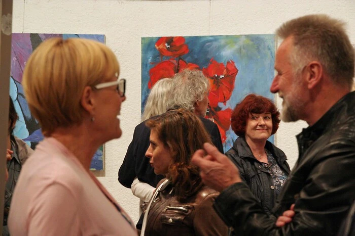 Klicken Sie sich durch die Vernissage . . .