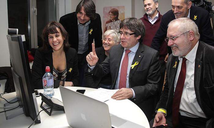 Carles Puigdemont verfolgt die Wahl von Brüssel aus - und freut sich über das Ergebnis 