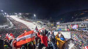 In Schladming rechnet man insgesamt mit 60-70.000 Besuchern, am Kulm mit 35-50.000 Skiflug-Fans