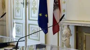 ABD0022_20170530 - WIEN - ÖSTERREICH: Rednerpulte am Dienstag, 30. Mai 2017, im Rahmen einer Sitzung des Ministerrates im Bundeskanzleramt in Wien. - FOTO: APA/HANS PUNZ