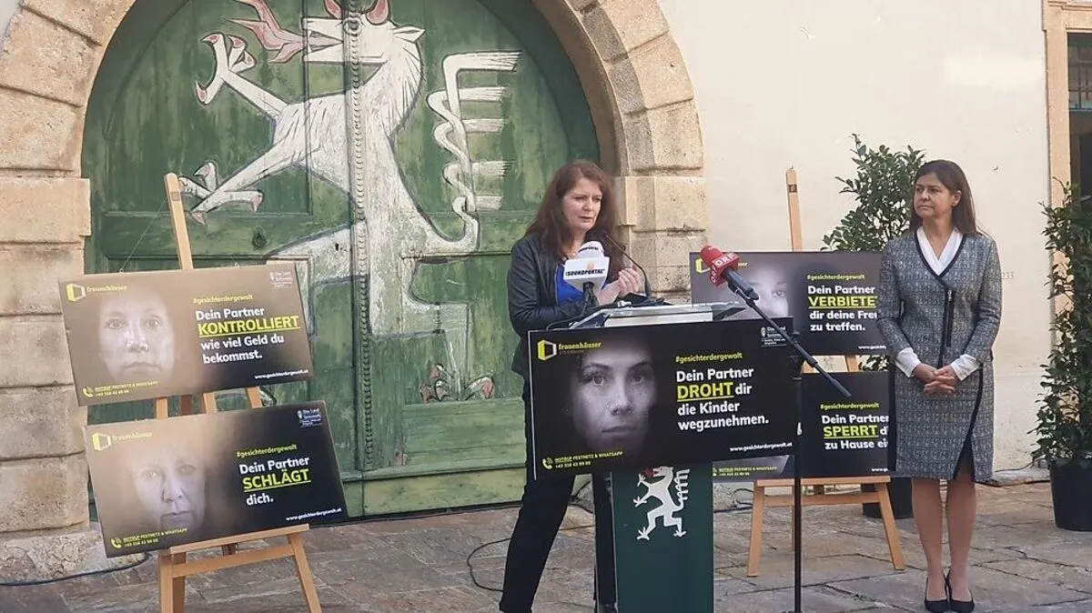 "Gewalt geht selten mit sichtbaren blauen Augen einher." Michaela Gosch und LR Doris Kampus bei der Pressekonferenz.