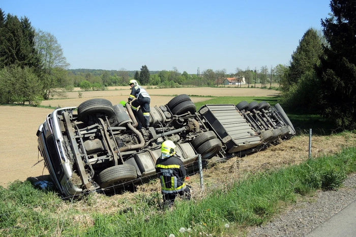 Drei Feuerwehren (Rassach, Stallhof und Stainz) rückten zur Unfallstelle aus.