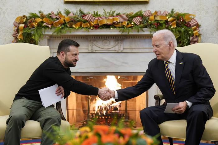 Wolodymyr Selenskyj und Joe Biden 