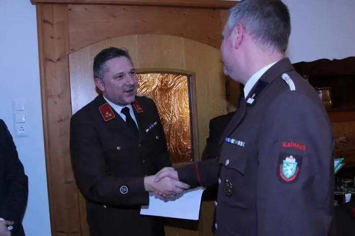 HBI Wolfgang Scherz freute sich, Bürgermeister Bernd Gratzer, seinen Vize Harald Scherz, Landesbranddirektor-Stellvertreter und Bereichsfeuerwehrkommandant Christian Leitgeb, OBR Klaus Gehr sowie Bürgermeister a.D. Viktor Schriebl begrüßen zu können. 