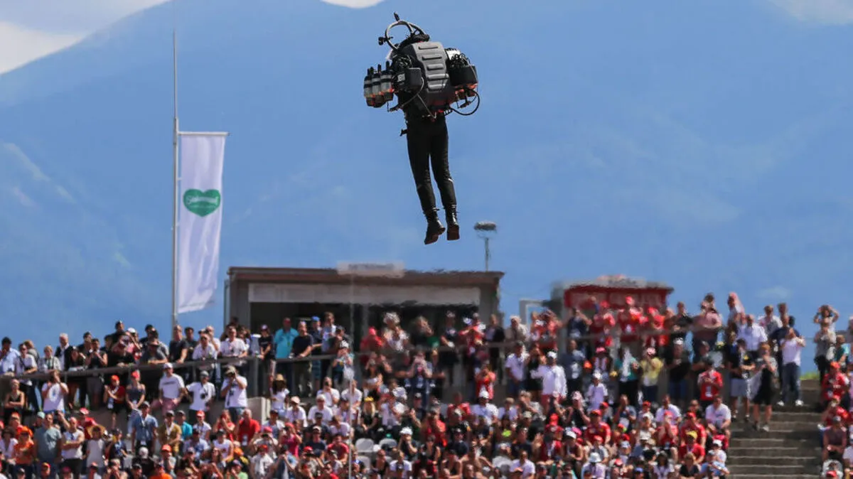 Schon bei der Formel1 begeisterte der "JetPack-Mann" das Publikum