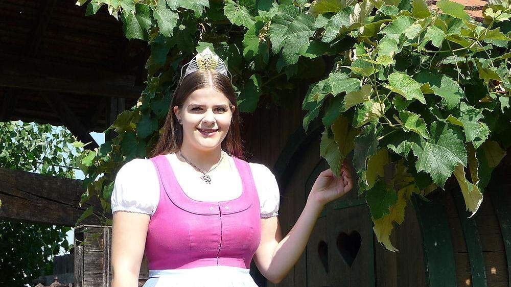 Noch bis 23. August darf Katja Silberschneider aus Leutschach die Krone der Steirischen Weinkönigin tragen