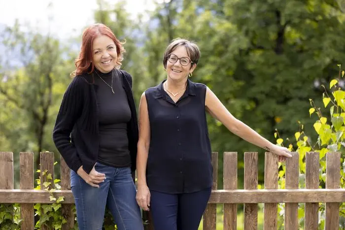 Alberta Sturm-Frauenschuh (links) und Barbara Kunzer engagieren sich in der Trauerwerkstatt Osttirol für Menschen in Trauersituationen