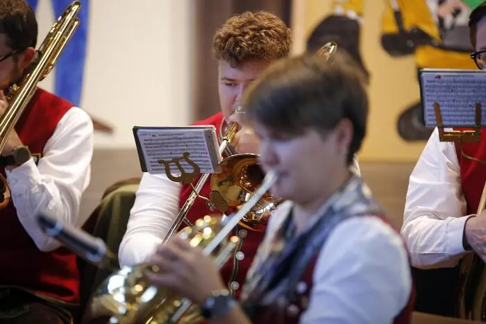 Die Kameradschaftskapelle Weiz unter Klaus Maurer sorgte für Musik, F&S Catering aus Etzersdorf für das Mittagessen und Thannhausener Hausfrauen für Mehlspeisen.