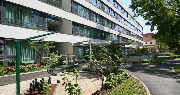 Die Albert Schweitzer Klinik ist eine Sonderkrankenanstalt mit 325 stationären sowie tagesklinischen Versorgungsplätzen