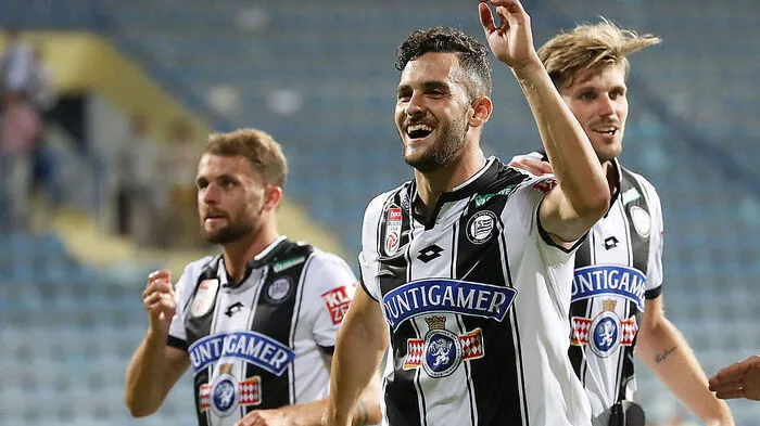 Spielt Charalampos Lykogiannis (Mitte) bald in Italien?