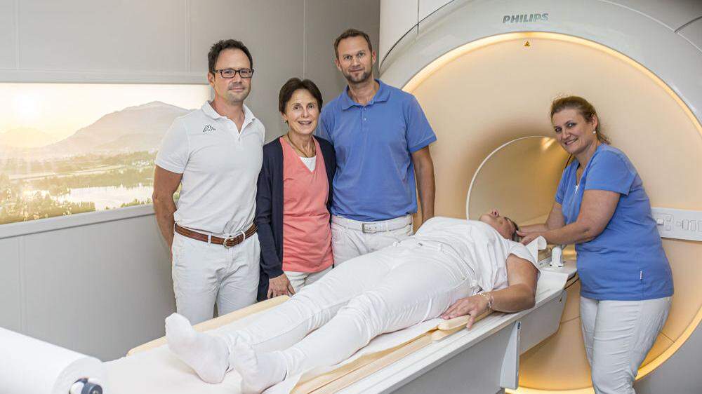 Die Radiologen Ladstätter, Wernegger und Reiterer mit Radiologietechnologin Natalie Ressmann