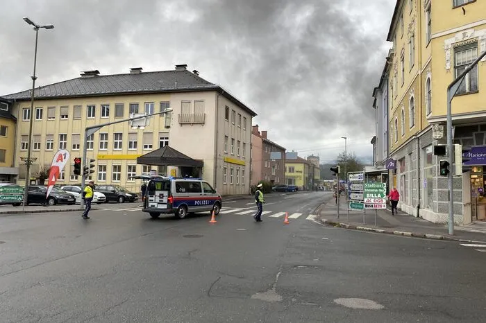 Die Polizei sperrte die Tiroler Straße ab