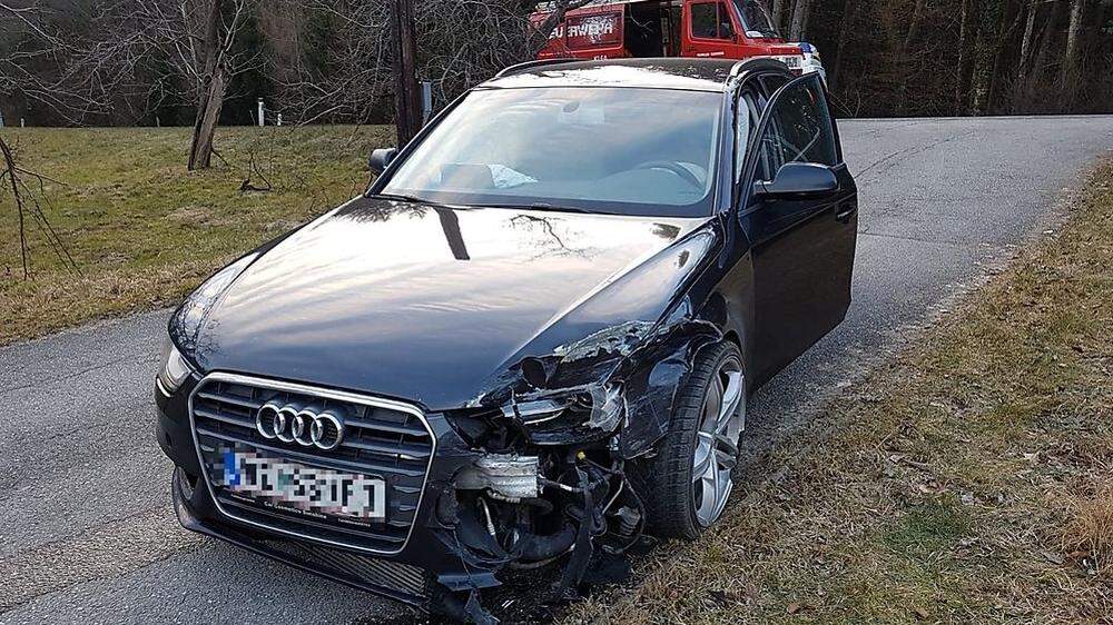 Ein Mann wurde bei dem Unfall in Hirnsdorf leicht verletzt