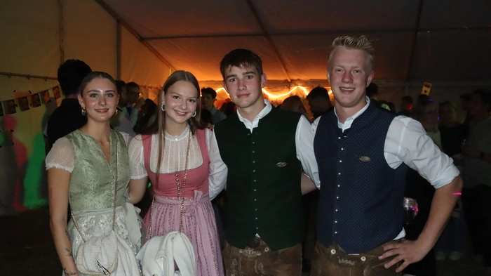 Mit der Tracht in die Disco, das gibt es am ehesten am Bauernball.