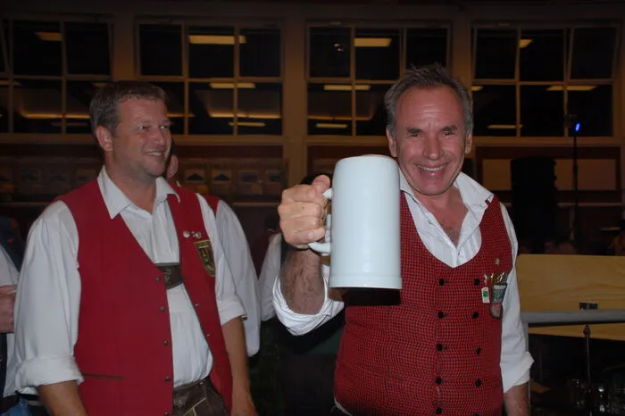 Danach gab es Tanzmusik mit der Unterhaltungsgruppe  "Die Lauser" unter Bandleader Andreas Hinker und Disco mit DJ Chris Mastermind - bis in die frühen Morgenstunden.