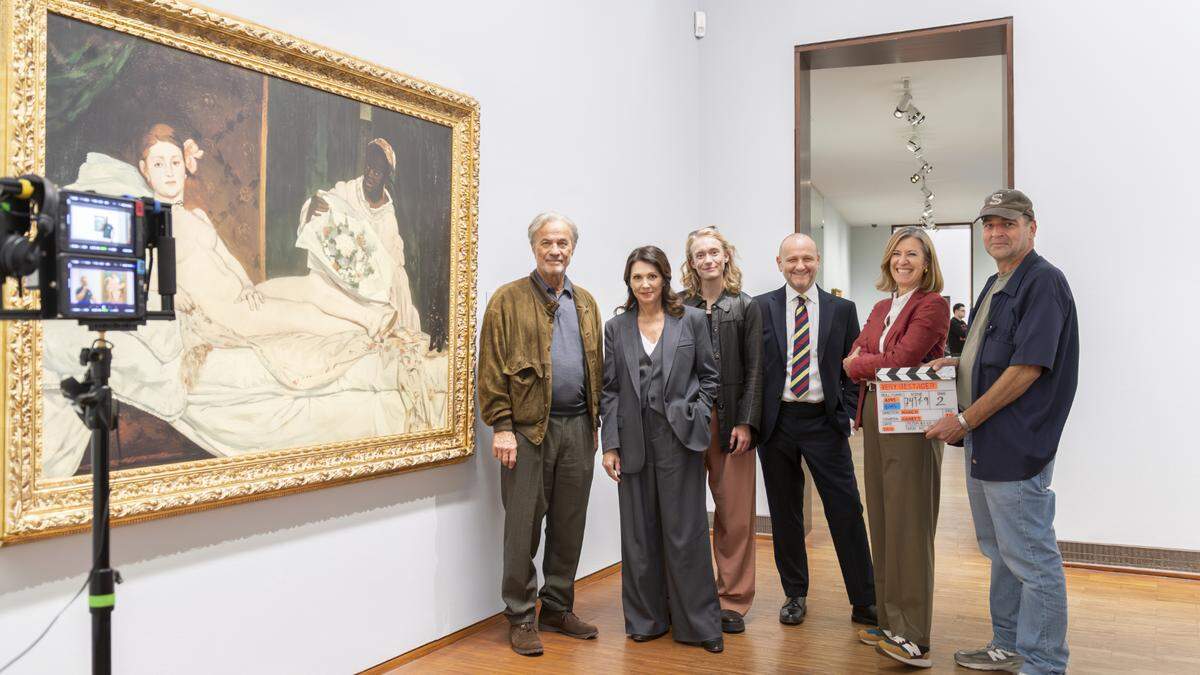 Dreh in der Albertina (von links): Heiner Lauterbach, Iris Berben, Jonathan Perleth, Tourismusdirektor Norbert Kettner, Vienna Film Commission Marijana Stoisits und Regisseur Marc Rothemund.