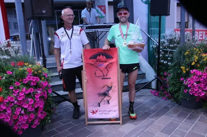 August Kriebernigg, Obmann des Veranstalterclubs TUS Kainach, freute sich nicht nur über die rekordverdächtige Teilnehmerzahl, sondern auch über das ideale Laufwetter. „So viele Teilnehmer zur Staatsmeisterschaft, nämlich 65, hatten wir schon mehrere Jahre nicht mehr“, freute sich ÖLV-Laufsportreferent Heinz Eidenberger.