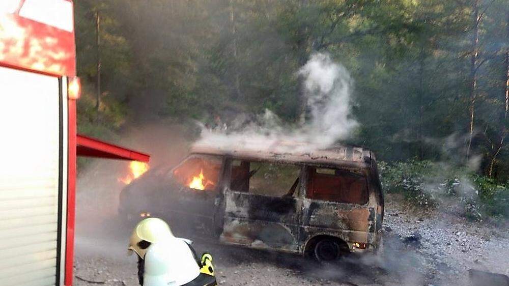 Ein Bus brannte auf dem Mittagskogel 