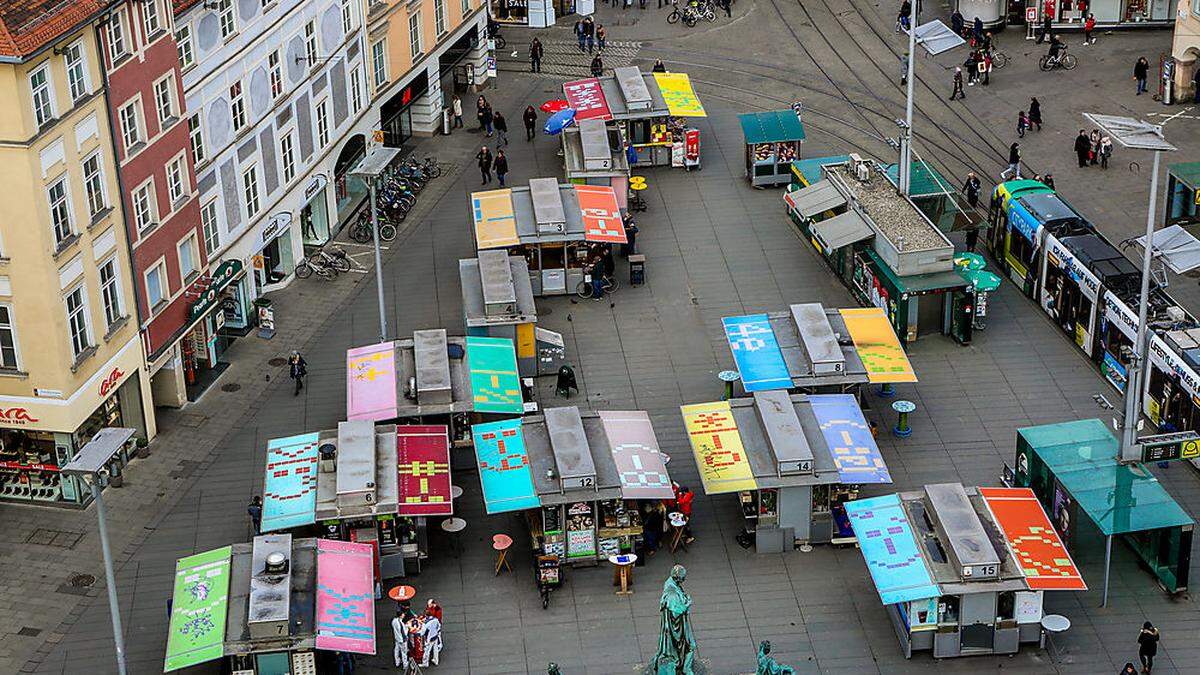 &quot;Think positive forever&quot; aus 2003: Die Smileys auf den Hauptplatzstandln sollen nun durch Tourismuswerbung ersetzt werden