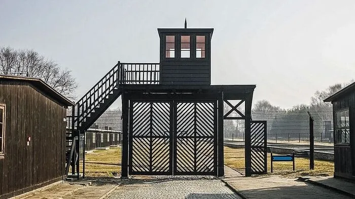 Der "Todestor" genannte Eingang zum Konzentrationslager Stutthof