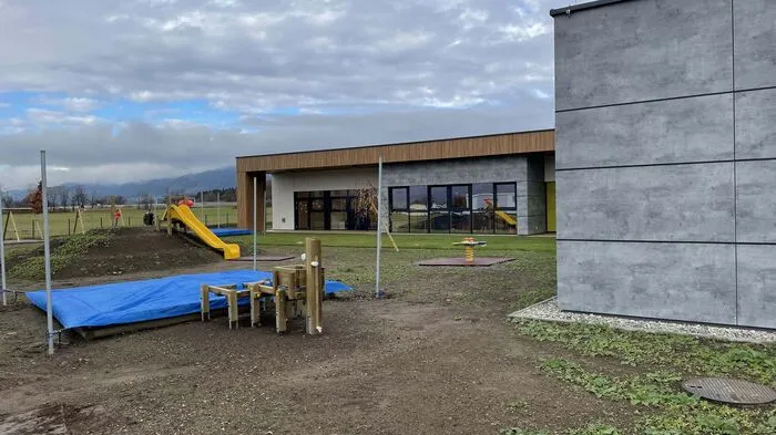 Die neue Einrichtung befindet sich in der Nähe zu Volks- und Mittelschule.