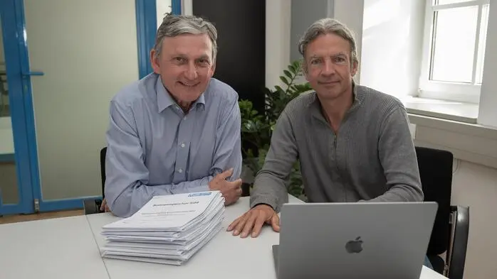 Die Projektwerber Gilbert Frizberg und Heimo Ecker-Eckhofen stellen einen Antrag auf Aufhebung des Naturdenkmals 