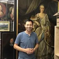 Andreas Kuchler vor einem Bild der jungen Maria Theresia