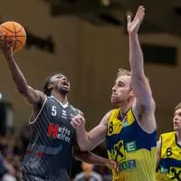 Taye Fields trifft mit den Bulls auf Nicholas Lynch und Graz