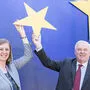 Barbara Eibinger-Miedl und Hermann Schützenhöfer und ein Sujet der Kampagne: "Die Steiermark greift nach den Sternen."