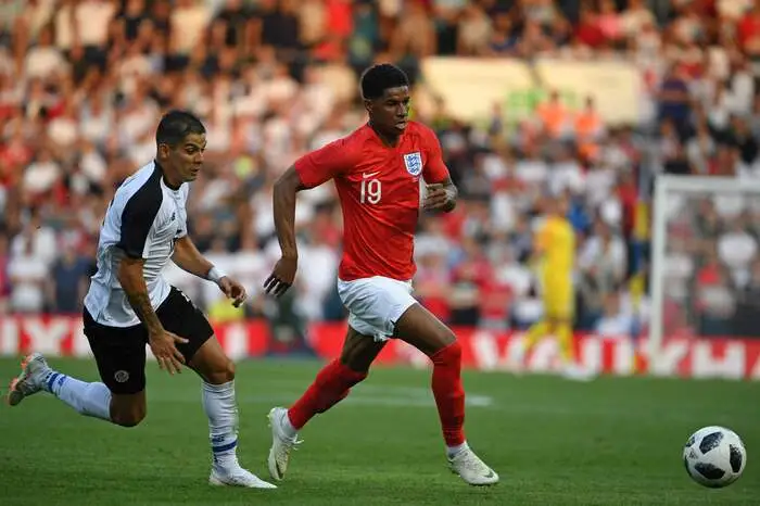 Marcus Rashford (England, 20): Bei Manchester United schaffte es der schnelle Flügelstürmer in dieser Saison nicht in die Stammelf, stand aber in 35 von 38 Runden auf dem Feld. Auch in Englands Team ist ihm ein Platz von Beginn an nicht sicher. Einig sind sich die Fans auf der Insel aber, dass der in Manchester geborene Rashford den Unterschied in einem Spiel ausmachen kann. Bei seinem Debüt für das A-Team traf der Angreifer im Mai 2016 mit damals 18 Jahren sogleich und stand dann auch bei der aus englischer Sicht enttäuschend verlaufenen EM-Endrunde 2016 im Kader.