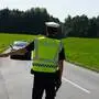 Die Polizei vermutete, der Mann könnte betrunken sein (Symbolbild)