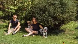 Marie Grubelnig und Gregor Lauritsch haben ihre Liebe zu den Vierbeinern zum Beruf gemacht