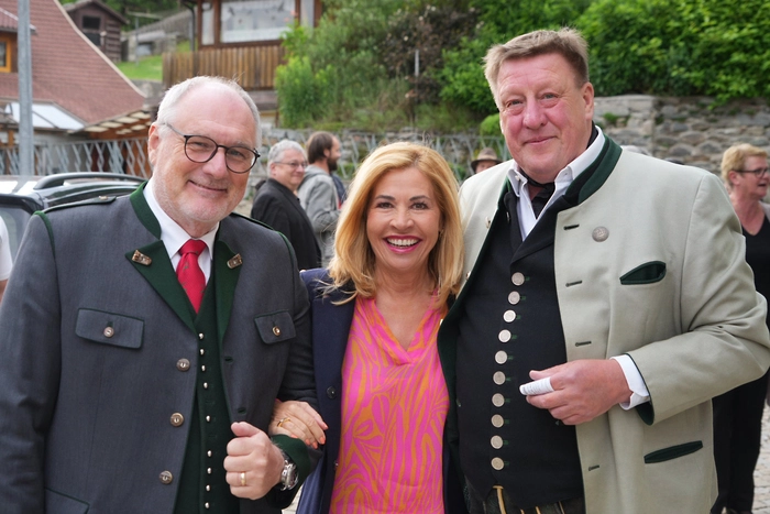 ORF-Steiermark-Chef Gerhard Koch, Kärnten-Heute-dabei Moderatorin Gundi Bergert-Petschnig und Bürgermeister Josef Jury