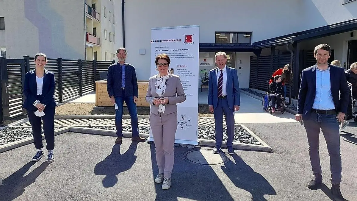 Von links: Heike Thamm von der Eigentümerfamilie, "autArK"-Geschäftsführer Andreas Jesse, Gesundheitsreferentin Beate Prettner, Bürgermeister Harald Tellian und Jürgen Rotschnig, ebenfalls von der Eigentümerfamilie