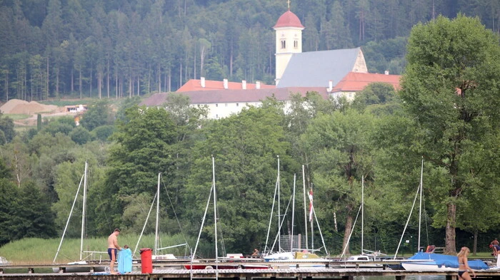 Von einer musikalischen Klangwolke umhüllt war am Donnerstag der Längsee in der Gemeinde St. Georgen. 