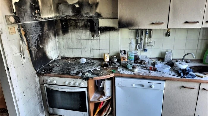 So sieht die Küche in der Gemeinde Bärnbach nach dem Brand aus.