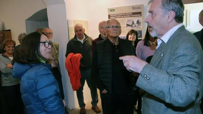 Der Steirische Burgenverein feiert heuer sein 75-jähriges Bestehen. Dazu wurde am vergangenen Samstag zu einer „Burgenkundlichen Tagung“ und zu einem Festabend in das Burgschloss Alt-Kainach in Bärnbach geladen.