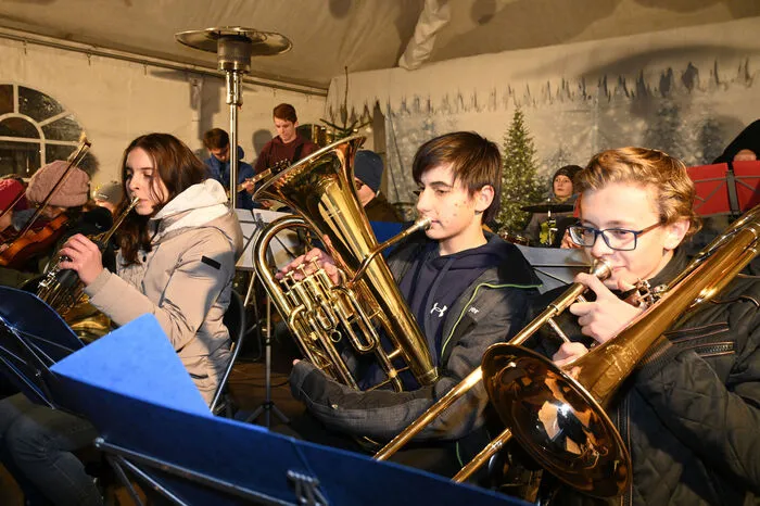 Die Schüler-Bigband sorgte für beste Stimmung. Unter der bewährten Leitung von Michael Samitz und Hans Lassnig.