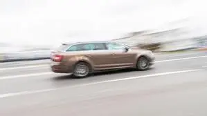 Bei dieser Fahrt hat es die Lenkerin „etwas“ übertrieben (Sujetbild)