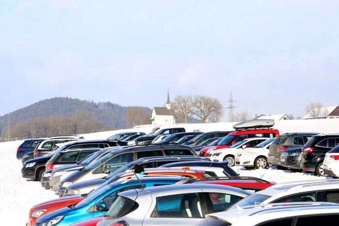 So wurden auch Autokennzeichen aus anderen Bezirken am übervollen Parkplatz, der übrigens zeitweise gesperrt werden musste, gesichtet. 