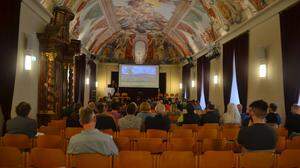 Rund 70 Personen kamen zur Ideenpräsentation in den Großen Freskensaal im Schloss Pöllau