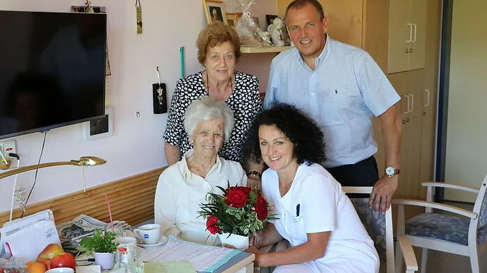 100. Geburtstag wurde im Schloss Neuteufenbach gefeiert