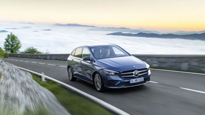 Bei der neuen Auflage der B-Klasse möchte Mercedes die Betonung von Sports Tourer auf das erste Wort legen, wobei dem Minivan nichts an Nutzen und Komfort abhanden gekommen ist.