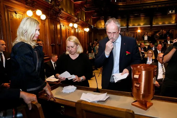 Ausgezählt wurde von Andrea Pavlovec Meixner (Grüne) und Gerald Haßler (SPÖ), kontrolliert von Verena Ennemoser, seit Kurzem Chefin des Präsidialamtes.