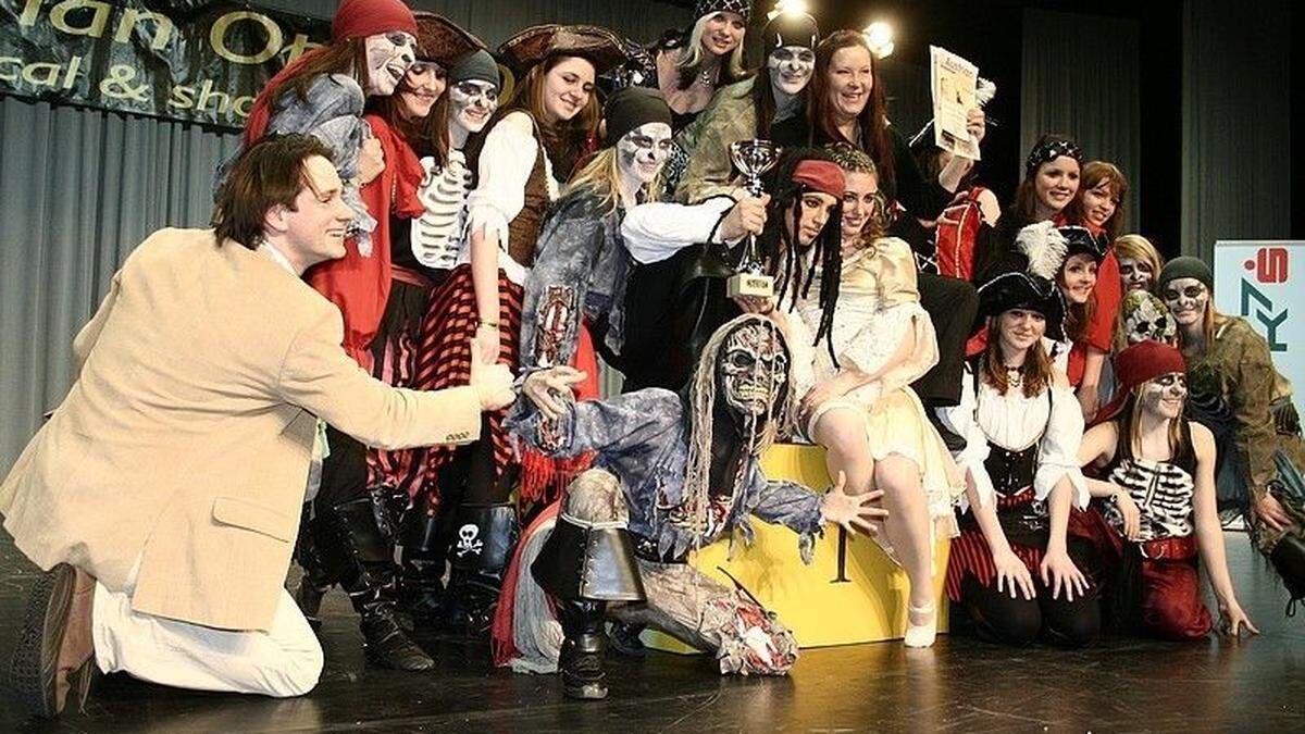 Anlässlich des 15-jährigen Meisterschaftsjubiläum von Valeina Dance holt Jost (links) die Tanzeuropameisterschaft nach Osttirol 