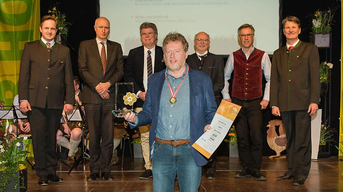 Der Turnauer Imker Robert Kollment wurde im Rahmen der "Ab Hof Messe Wieselburg" mit der "Goldenen Honigwabe" ausgezeichnet. Auch in weiteren Kategorien erhielt er Medaillen 