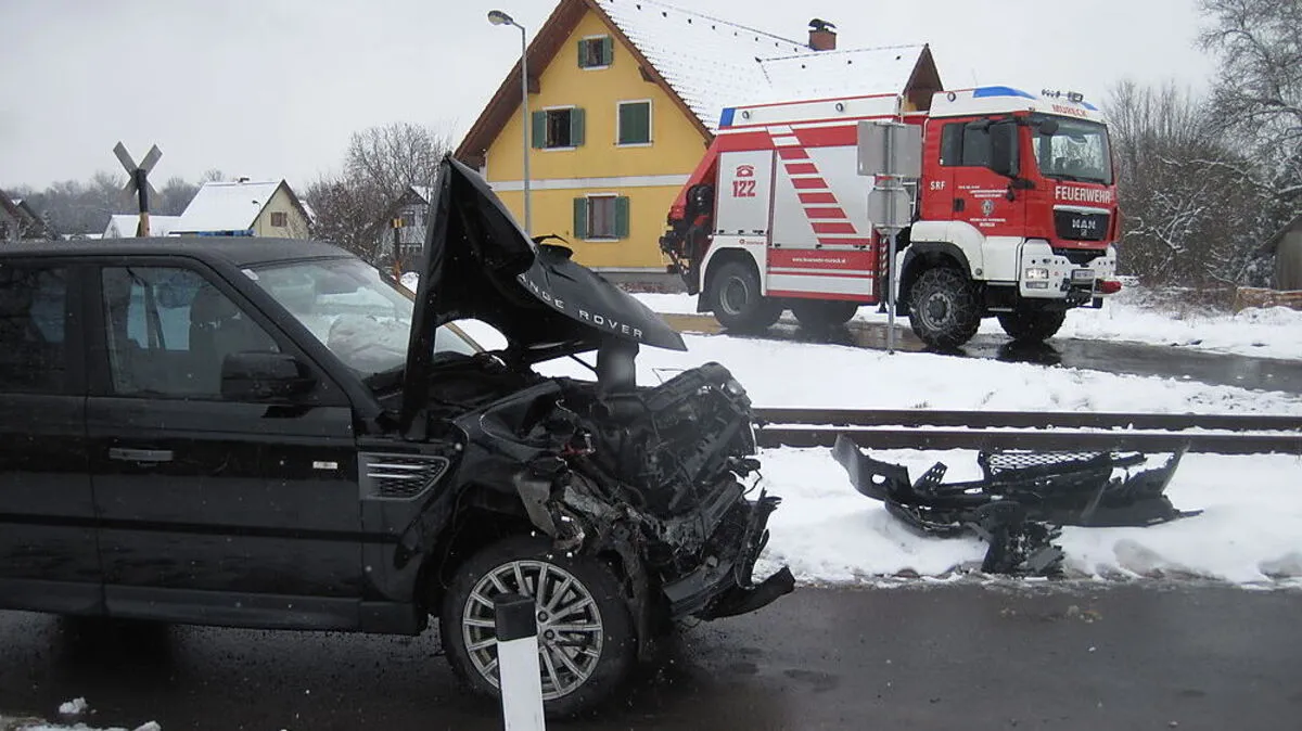 Fünf Passagierte hatte die Zuggarnitur befördert, als das Unglück an einem Bahnübergang bei Diepersdorf passierte