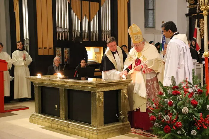 Stadtpfarrer Markus Plöbst zelebrierte gemeinsam mit dem Apostolischen Nuntius, Erzbischof Pedro López Quintana die Messe.