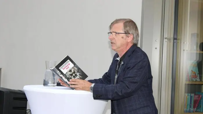 Im Rahmen des Fine-Crime-Festivals las Manfred Baumann am Dienstagabend im Bildungs- und Begegnungszentrum Voitsberg aus seinem aktuellen Krimi „Salzburgwut“ vor.