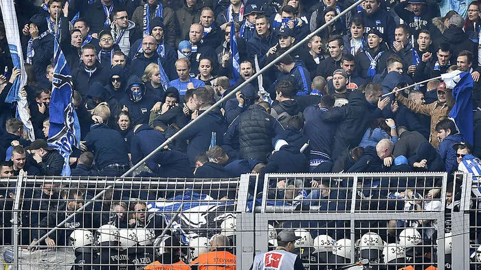 Szene während des Polizeieinsatzes